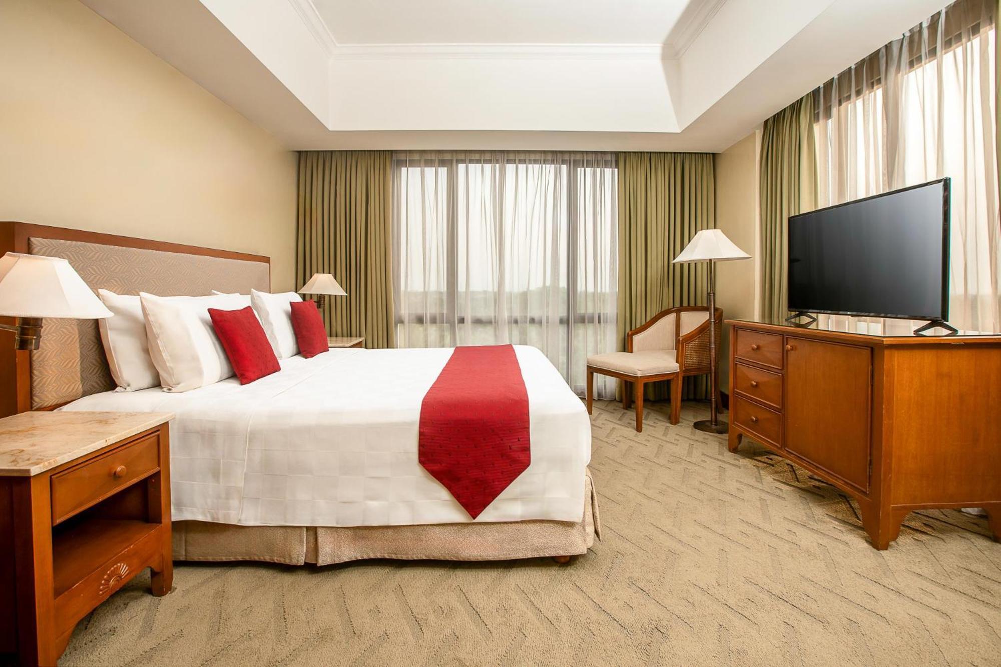 Aryaduta Lippo Village Tangerang Exterior foto