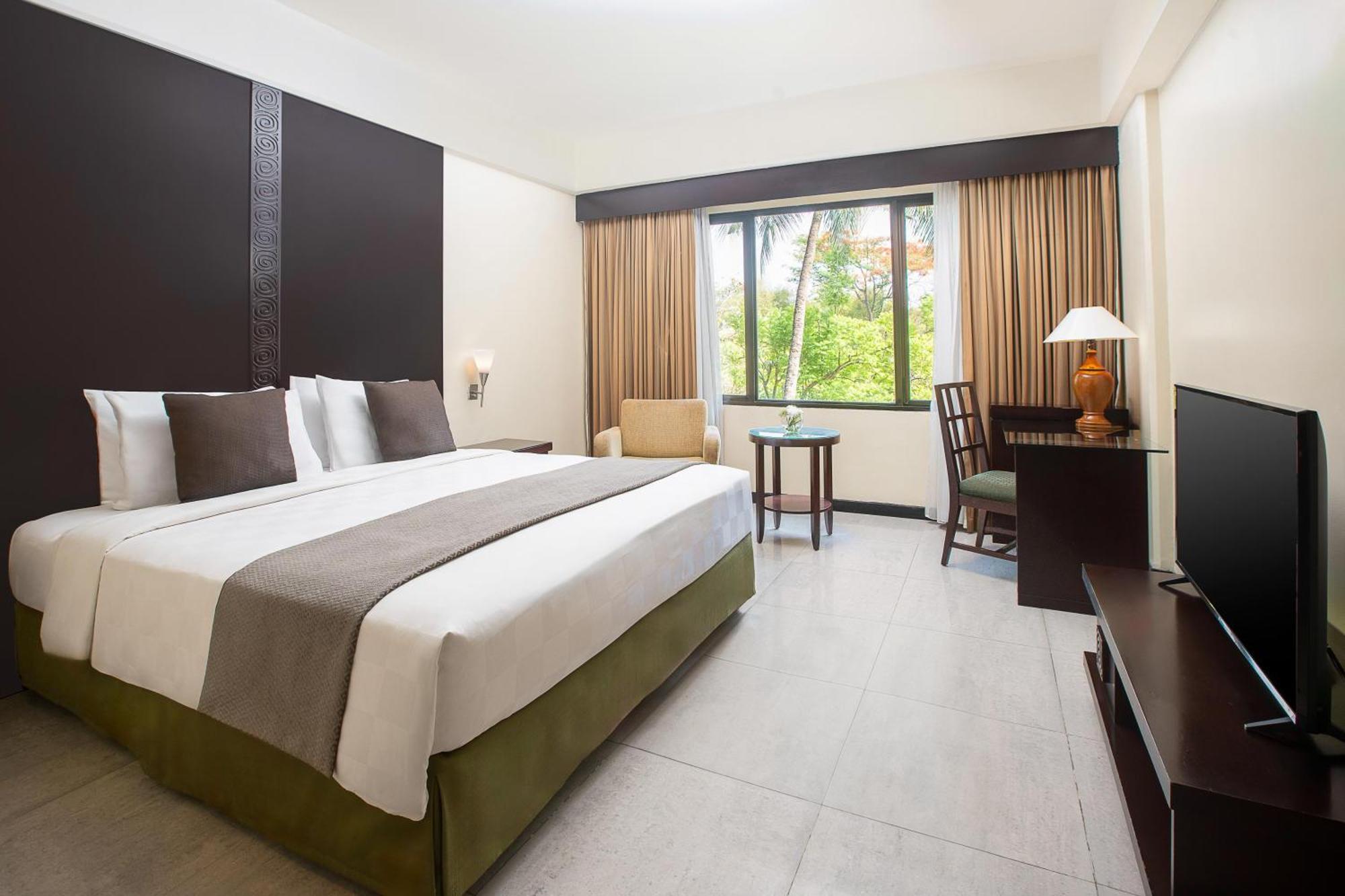 Aryaduta Lippo Village Tangerang Exterior foto